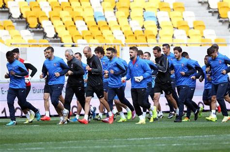T­r­a­b­z­o­n­s­p­o­r­,­ ­M­e­t­a­l­i­s­t­ ­K­h­a­r­k­i­v­ ­H­a­z­ı­r­l­ı­k­l­a­r­ı­n­ı­ ­T­a­m­a­m­l­a­d­ı­